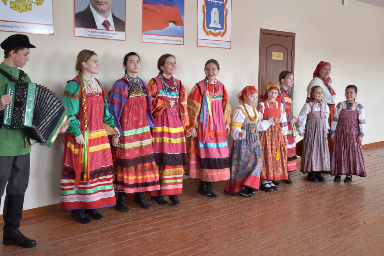 ВЕЧЁРКА В ПЛАТОНОВСКОЙ ШКОЛЕ.